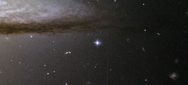 Illustration for article titled Tour This Gorgeous Hubble Photo of the Sombrero Galaxy
